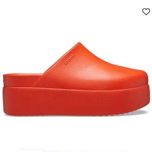 CROCS Dylan platform clogs size 5